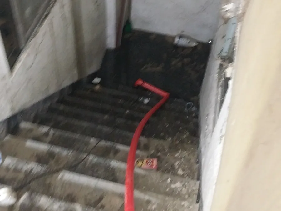 대방동 인근 상담 참고용 반지하 출입구까지 찬 하수